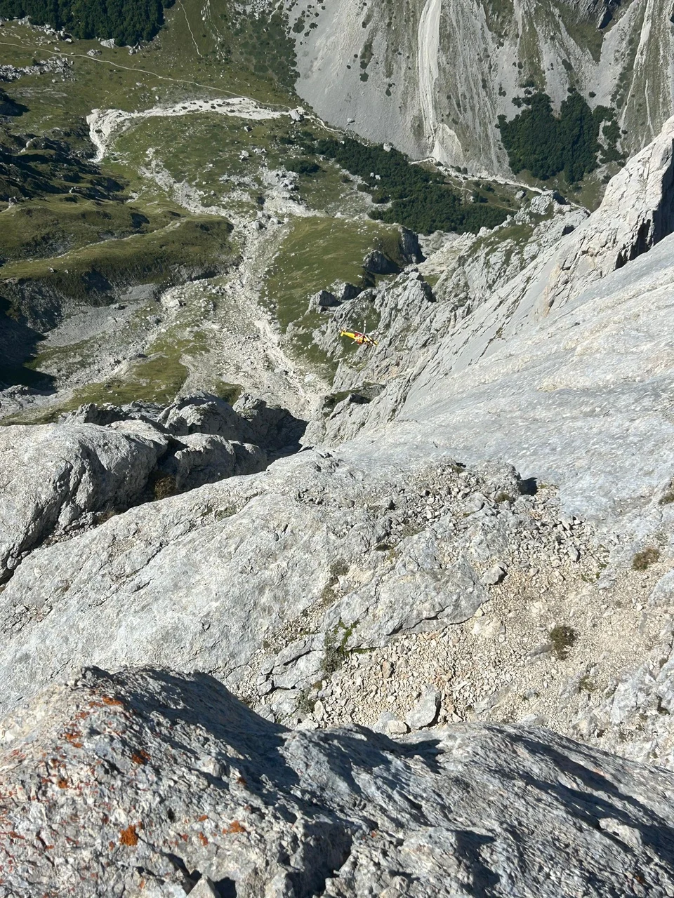 Gran Sasso, doppio intervento sul Corno Piccolo: recuperati due escursionisti