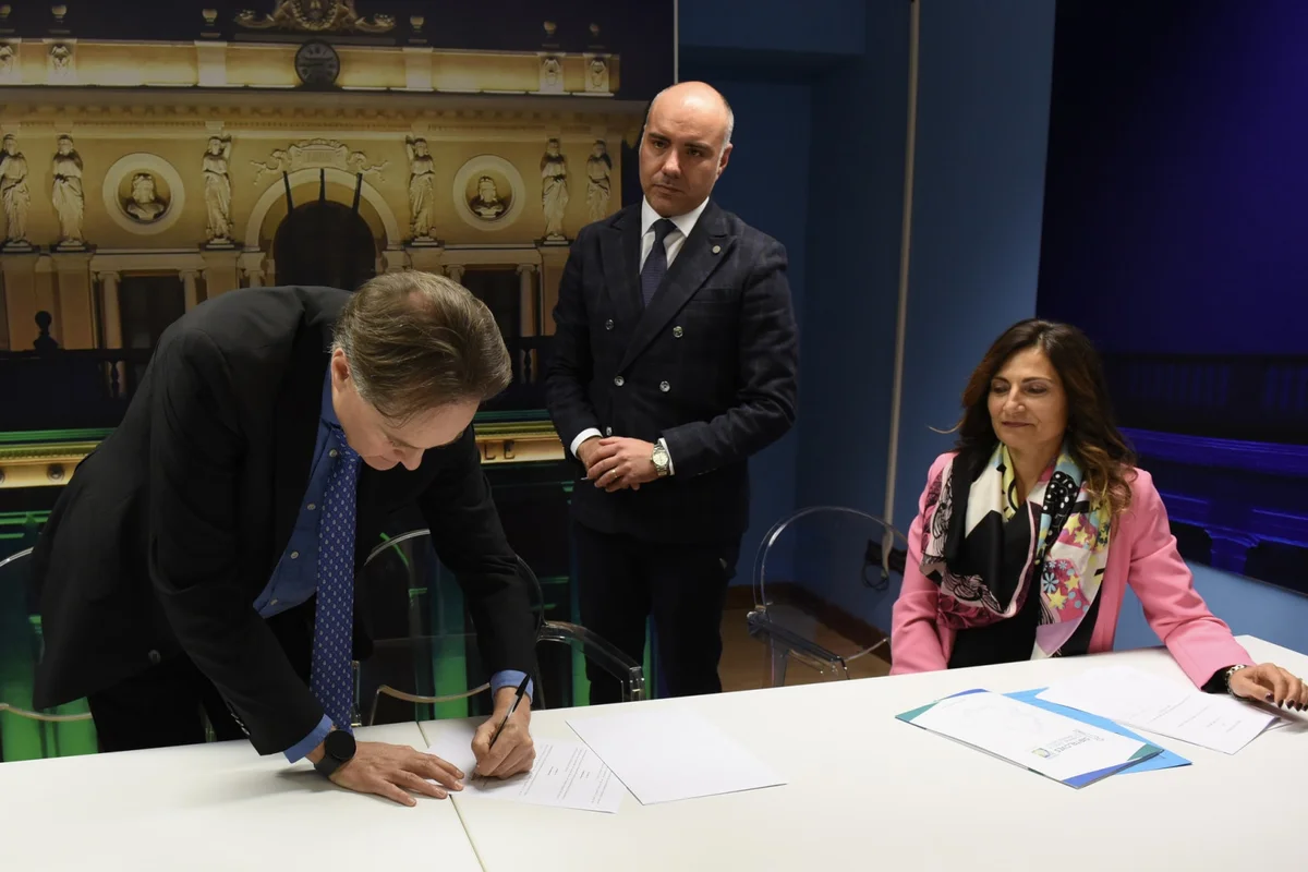 Educazione digitale nelle scuole, protocollo Corecom-Ufficio scolastico regionale