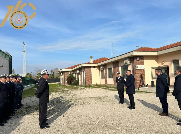 Visita del Questore di Teramo all'Ufficio circondariale Marittimo di Giulianova