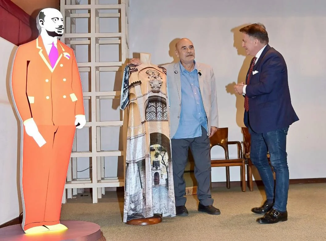Da Cellino al Vittoriale degli Italiani: lo stilista Patriarca dona un kimono "Souvenir d’Italie"