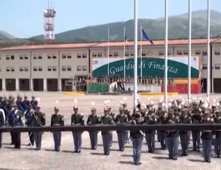 Sinistra aquilana si interroga sulla morte della giovane finanziera