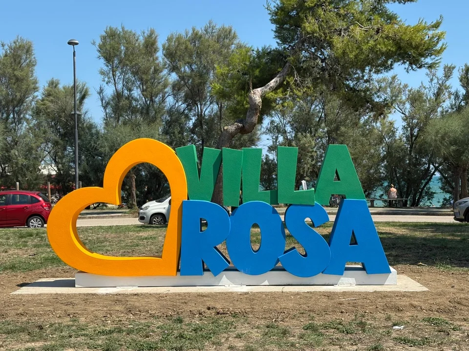 Un nuovo punto selfie sul lungomare sud di Villa Rosa