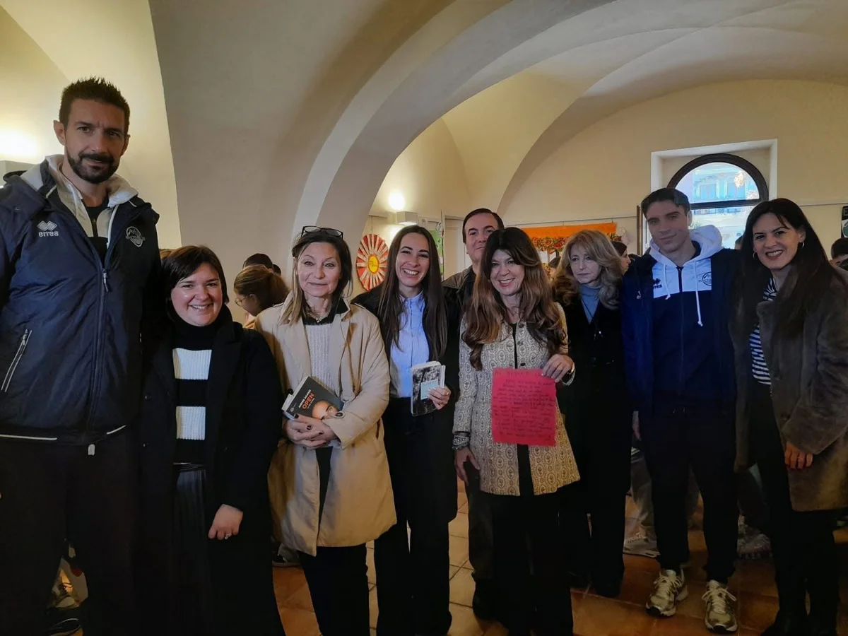 FOTO | Ioleggoperché: maratona di lettura dedicata agli studenti di Pineto
