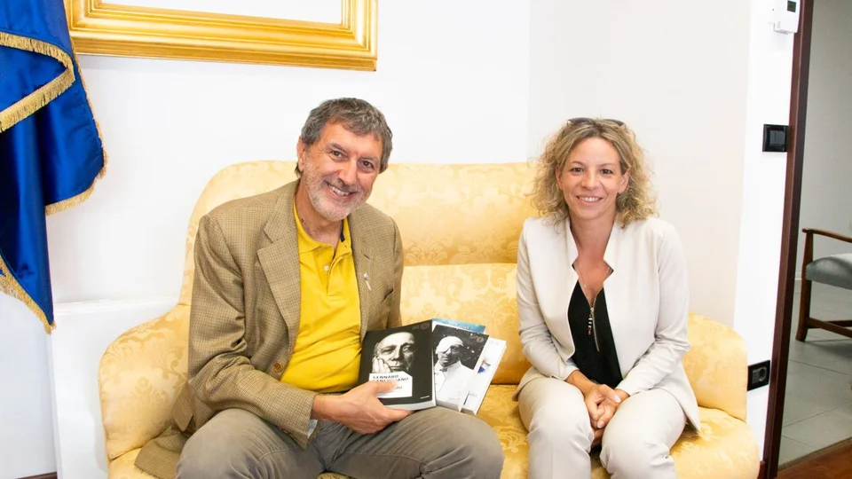 Cultura: Marsilio riceve i volumi autografati dagli autori del festival "L'Aquila città del libro"