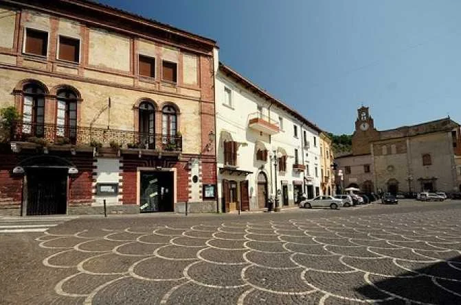 "Dimissioni subito" di Francesco Ciarrocchi