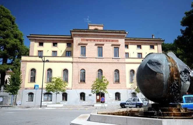 Montorio fuori dalla rete dei Borghi del Gran Sasso, Magno e Guizzetti: mancanza di visione di Altitonante