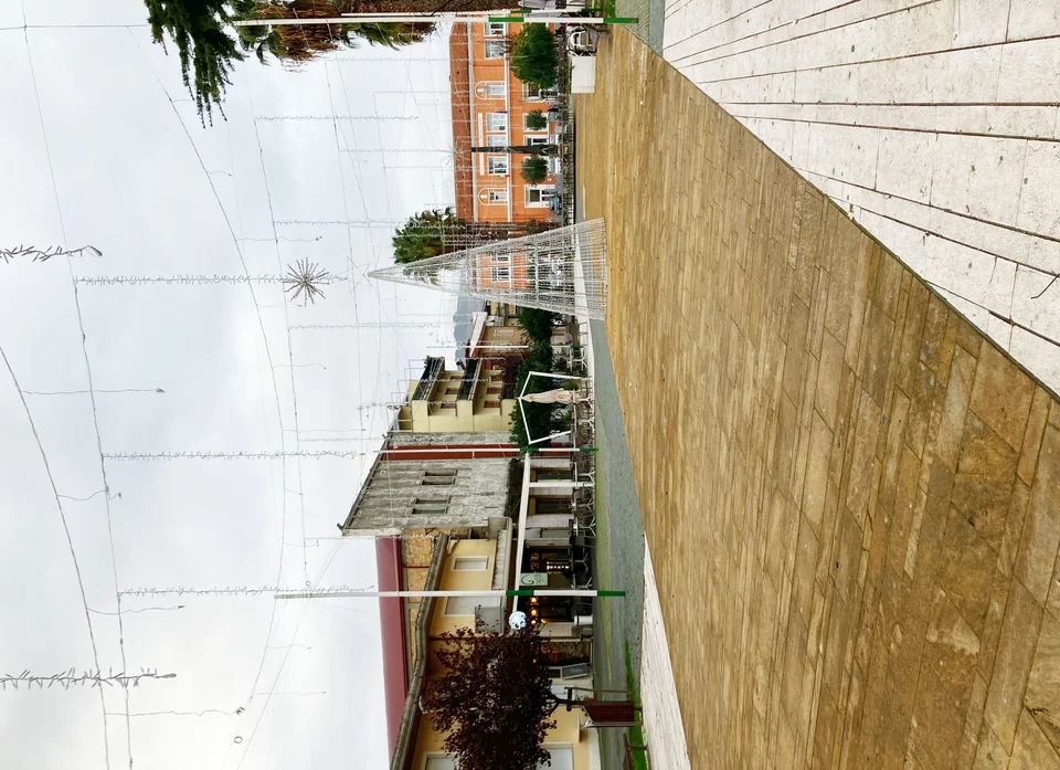 Natale 2022, a Martinsicuro luci accese ma con parsimonia