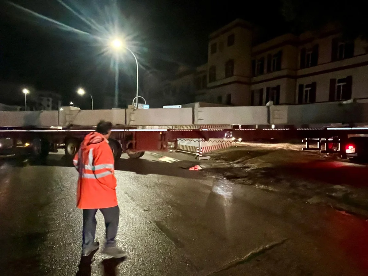 FOTO | Casa dello studente di Teramo, arrivati i primi pilastri della palazzina B