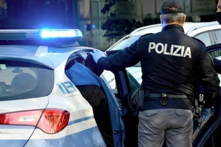 Rissa in piazza Martiri Pennesi: indagati 5 uomini tra i 22 e i 35 anni