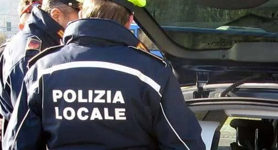 Teramo, investite due anziane lungo Circonvallazione Spalato