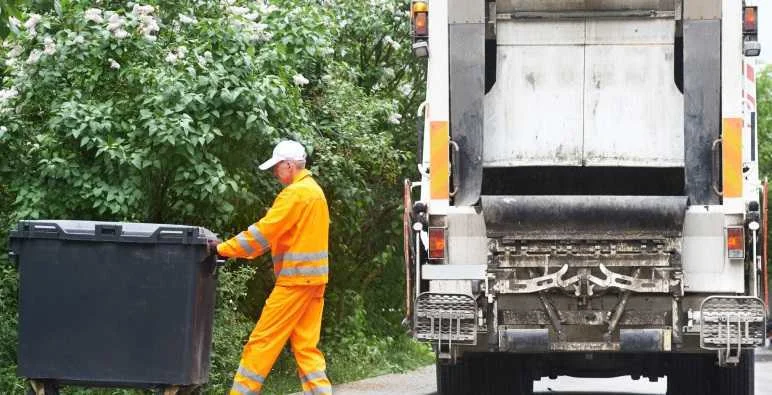Rifiuti urbani, la modifica della legge regionale ignora i lavoratori