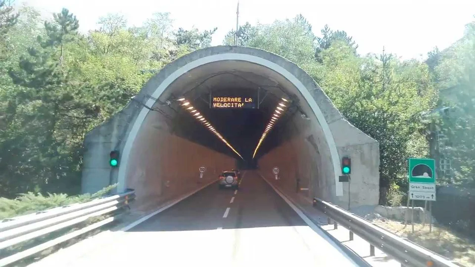 A24: chiusure notturne Traforo del Gran Sasso in direzione Teramo