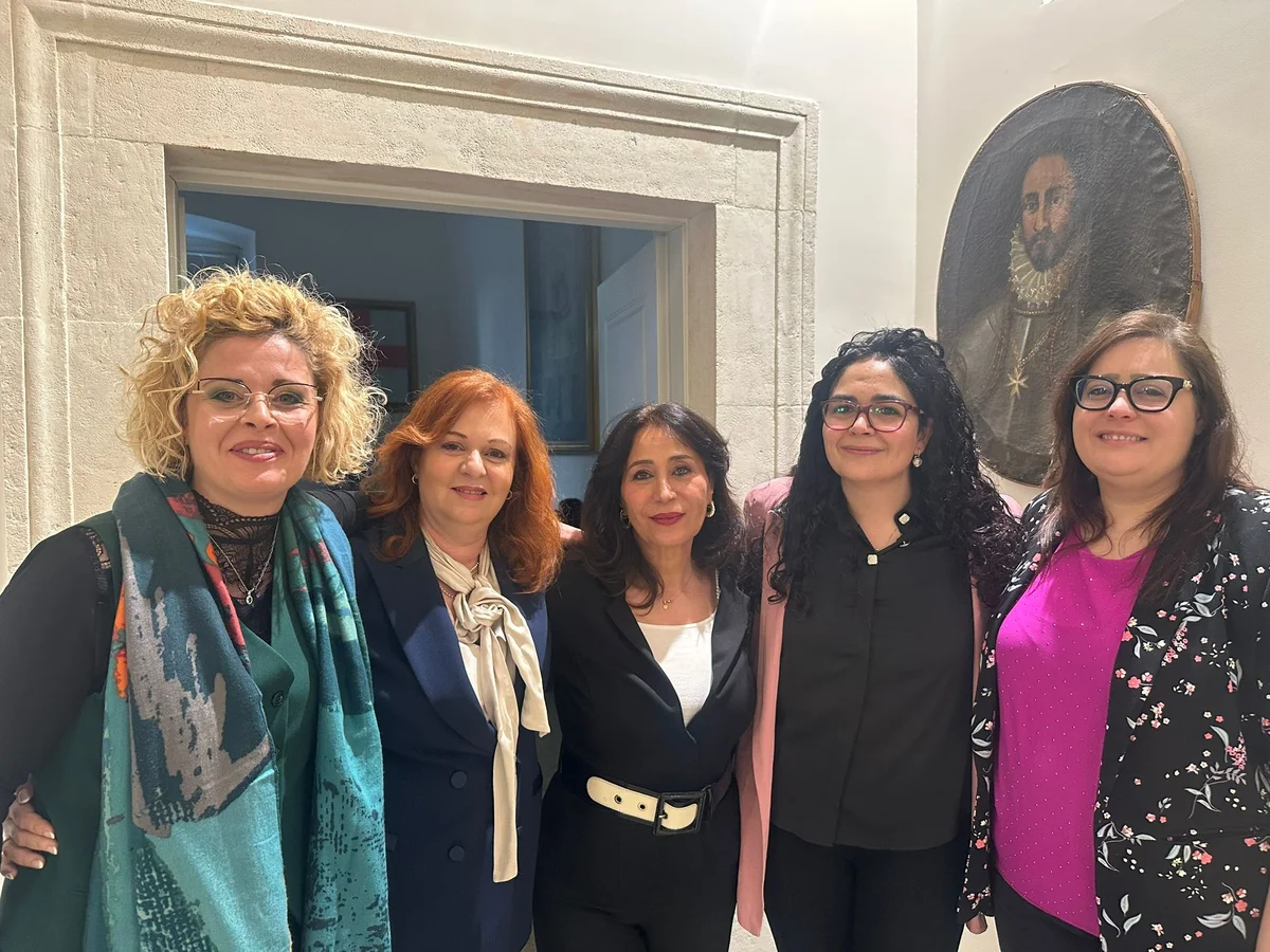 L’Aquila al fianco delle donne e del popolo iraniano