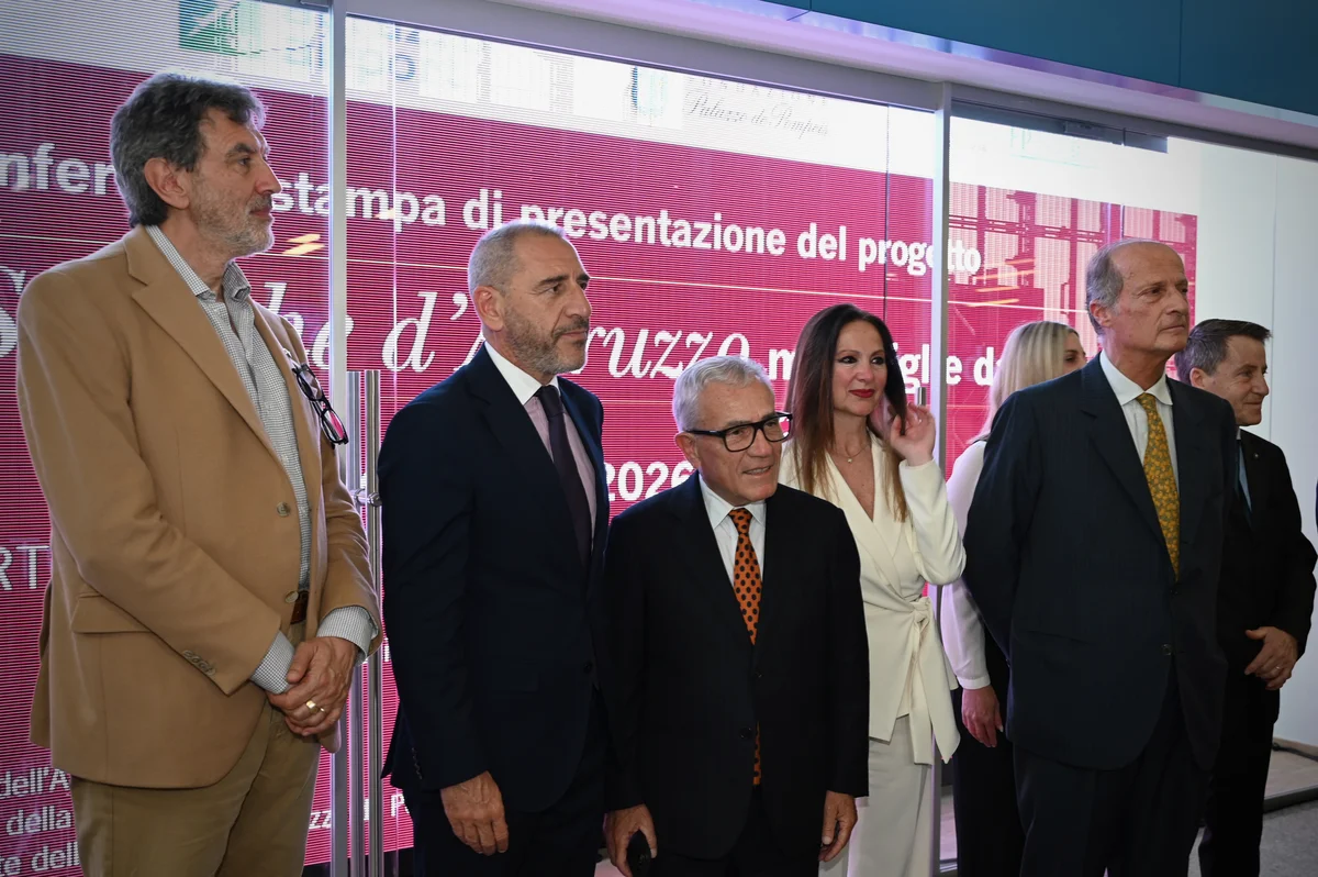 FOTO | “Dimore Storiche da Amare al Volo”, inaugurata la mostra all'Aeroporto d'Abruzzo