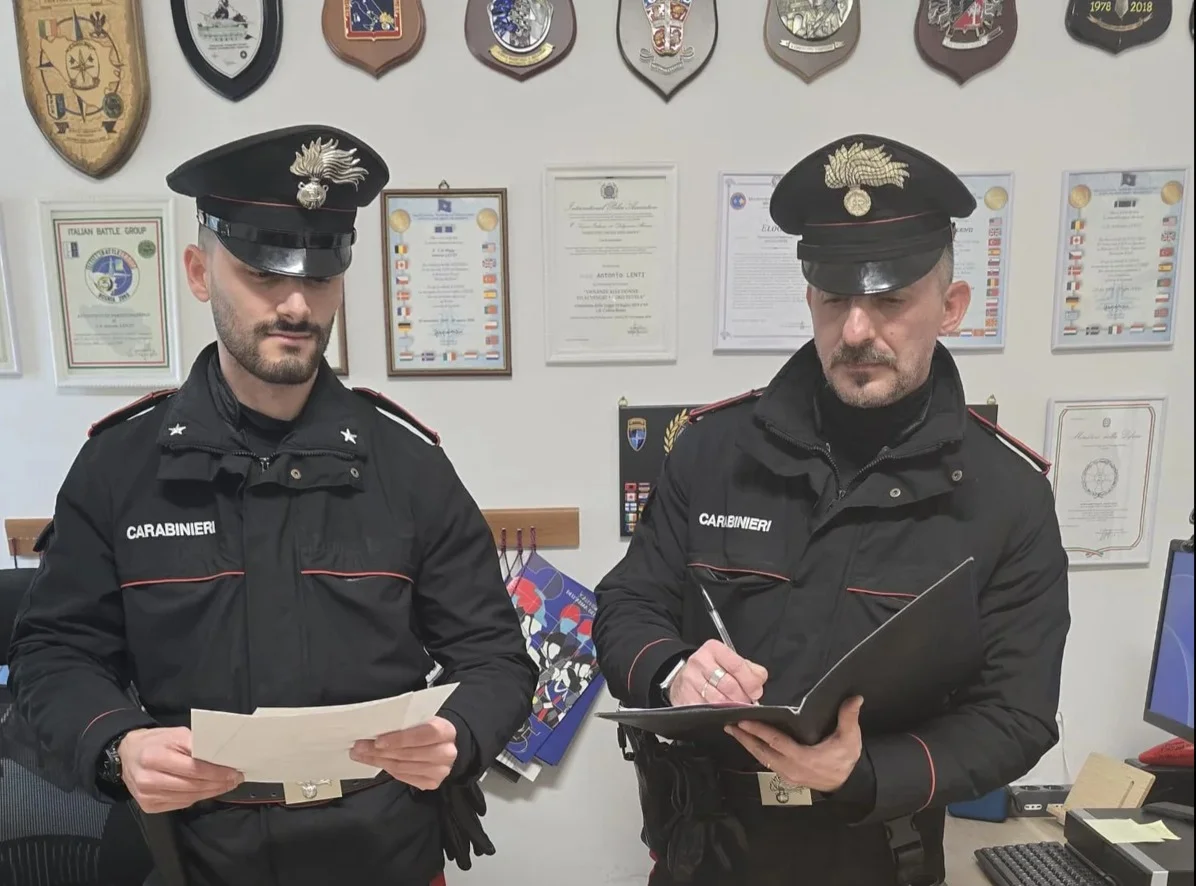 Truffano un'anziana di Roseto: finiscono in manette