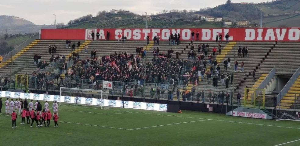 Calcio D/F, Teramo ed Ancona in vetta! Njambe fa tripletta e la Vigor è annientata (3-1)