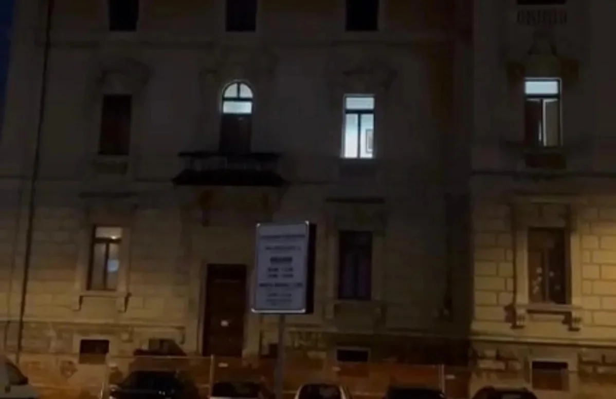 VIDEO | Le "strane" luci della ribalta al Delfico