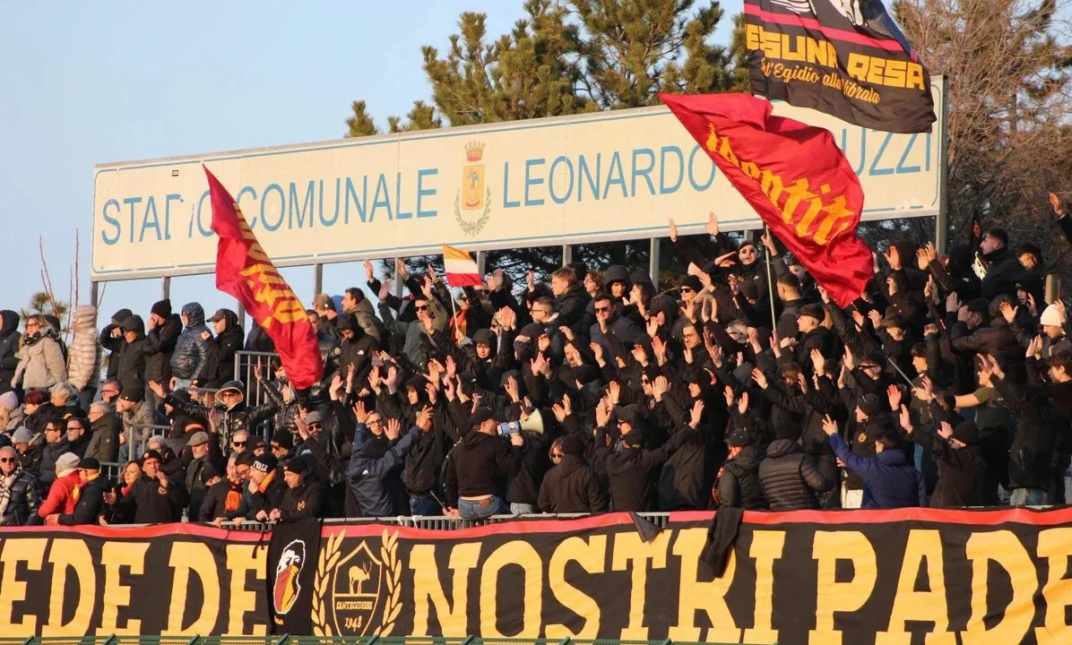 Eccellenza, Santegidiese e Angolana a caccia del Lanciano