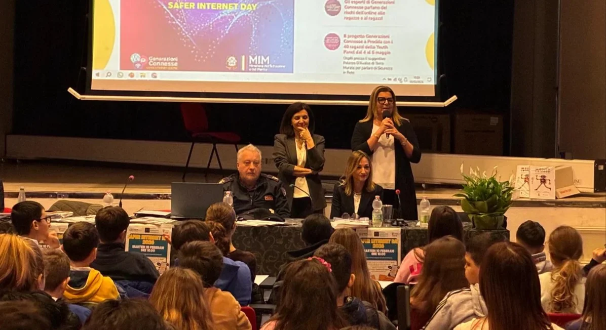 FOTO | Informazione e sensibilizzazione digitale per gli studenti dell'I.C. 2 di Giulianova
