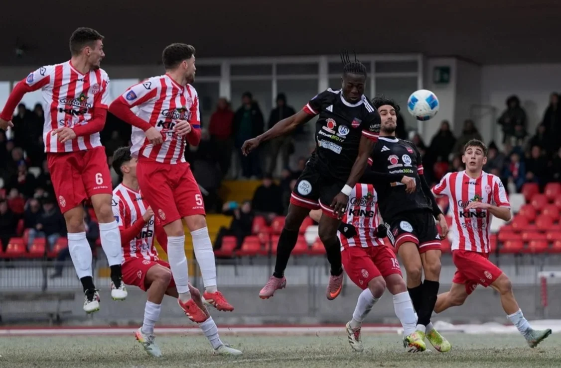 Calcio D/F, Njambe: tifosi divisi sull'entità della squalifica