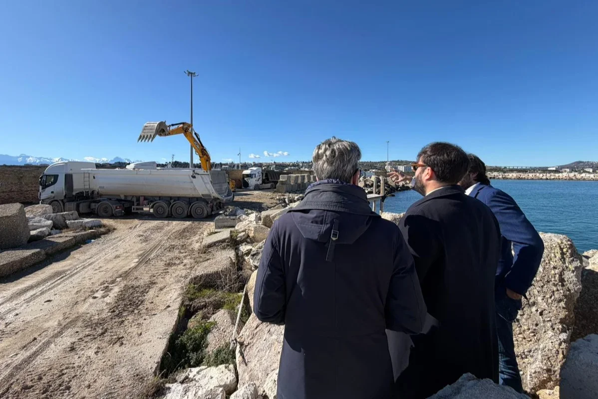 Difesa della costa, consegnati i lavori per le nuove scogliere a Cologna Spiaggia