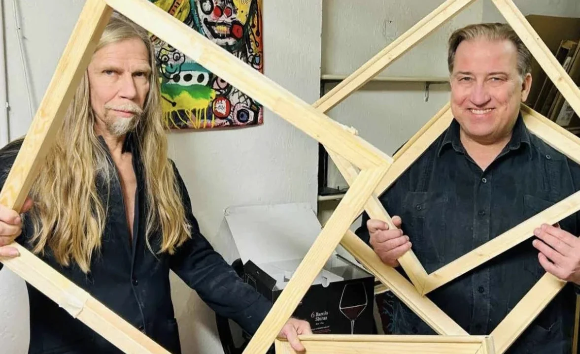 “Metafisica Americana”, le opere di Mark e Paul Kostabi a Civitella del Tronto