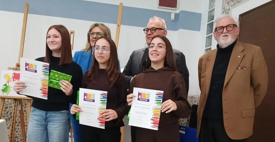 Peace Poster, premiati a Silvi i ragazzi vincitori del concorso del Lions Club