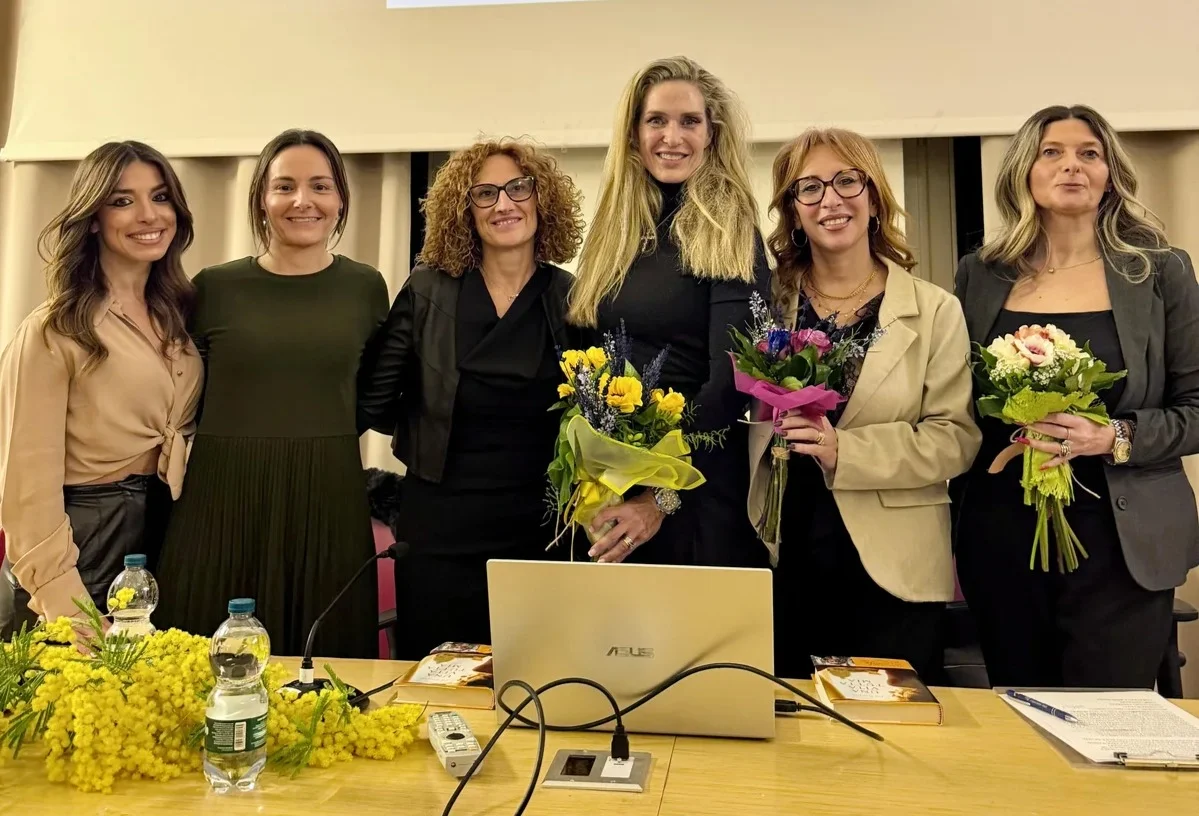 FOTO | “La rinascita di una donna”, Jill Cooper protagonista dell'incontro a Giulianova