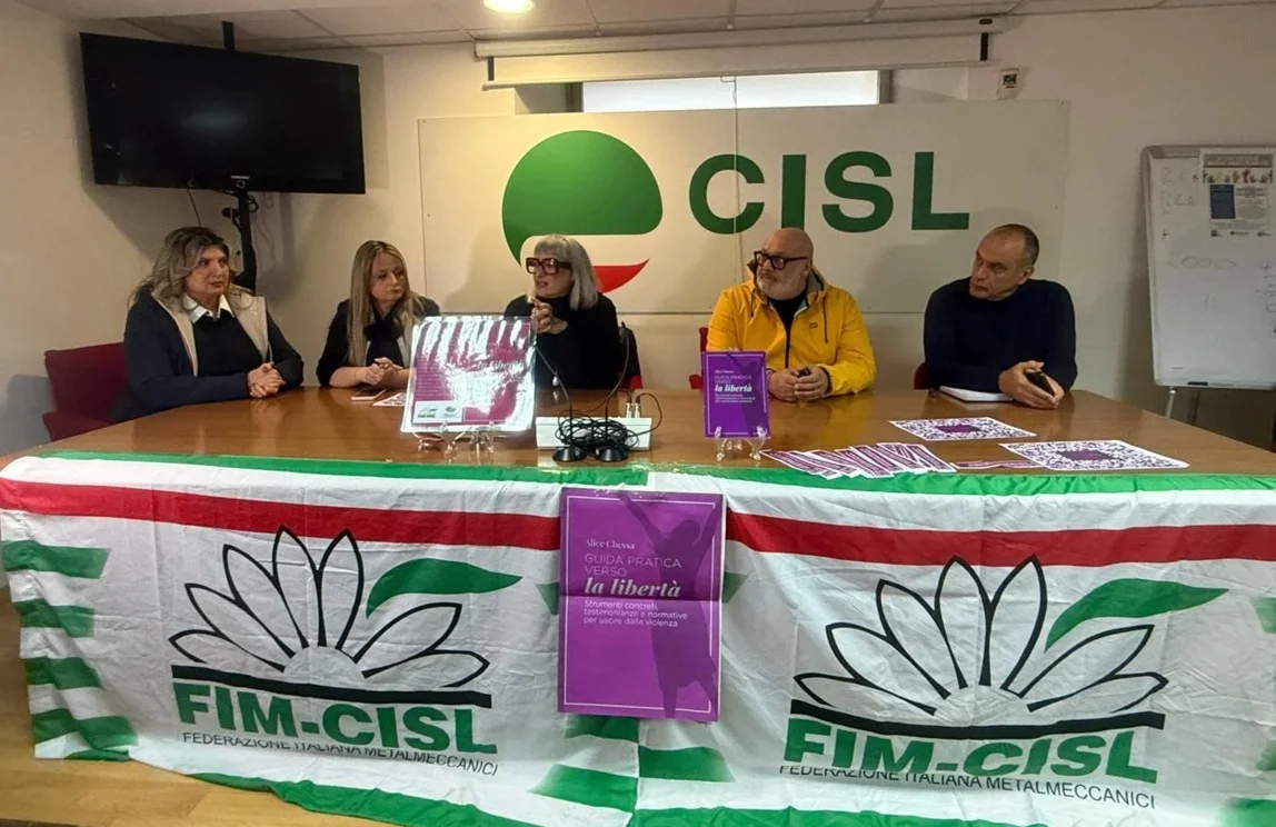 VIDEO / Una "Guida pratica verso la libertà" per chi ha subito violenza di genere