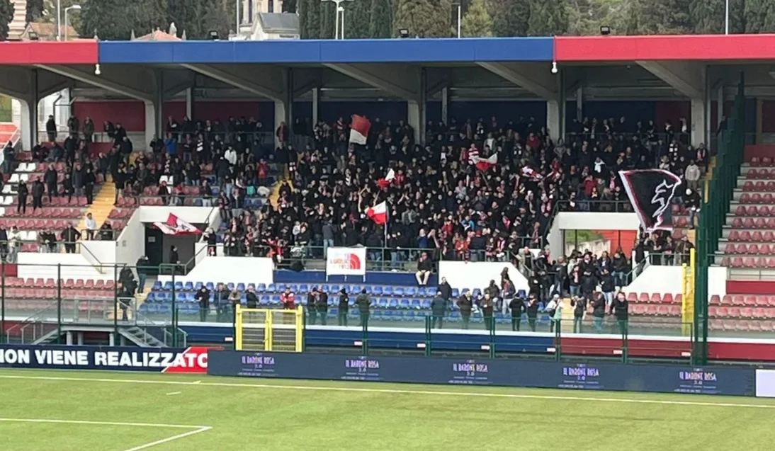 Calcio D/F, espugnata L'Aquila (1-3): grande il Teramo e grandissima la sua tifoseria