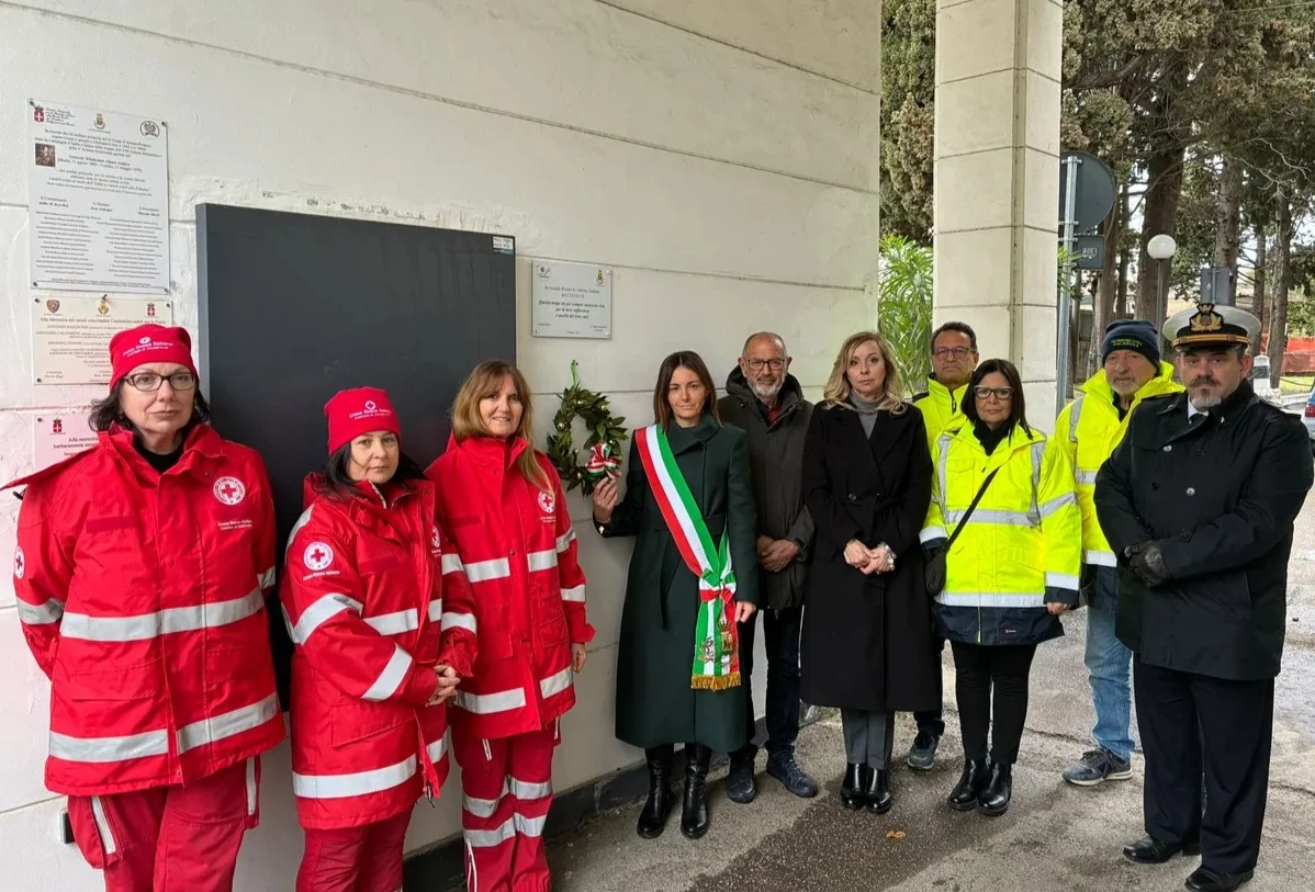 FOTO | Commossa partecipazione all'evento in ricordo della vittime del Covid