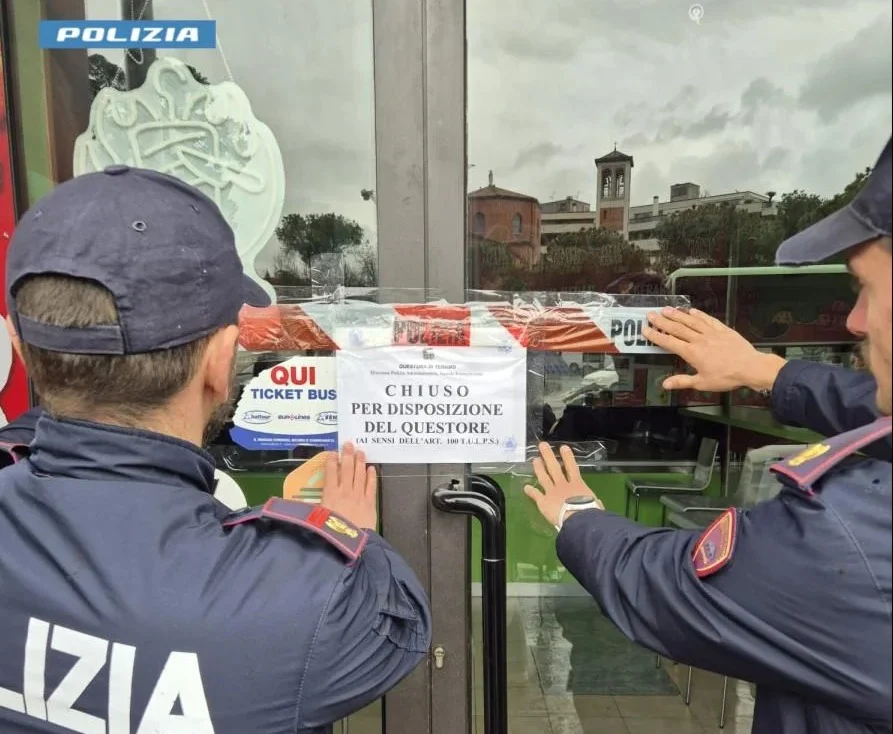 Chiusura per 5 giorni di un kebab a Teramo: due fogli di via per 4 anni