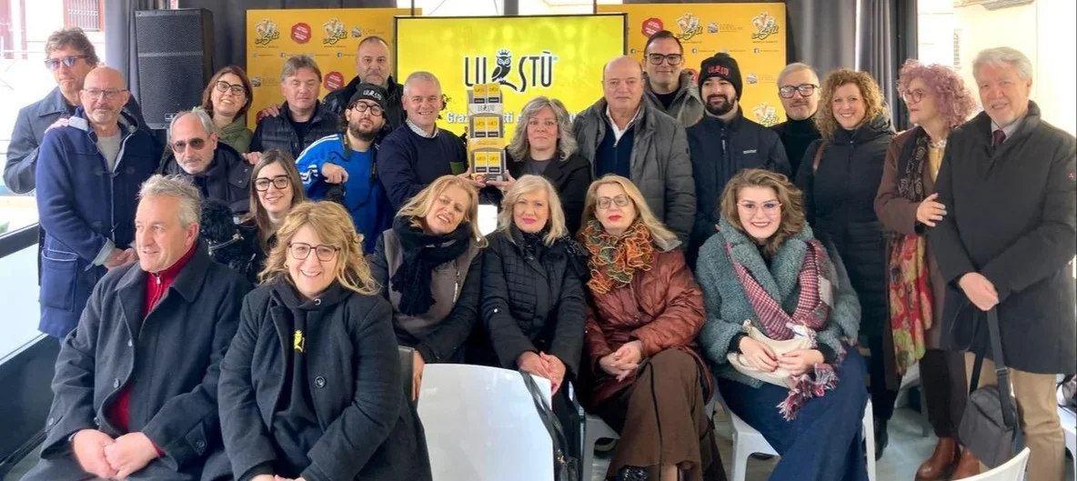 FOTO | Stù, presentato il nuovo mazzo di carte montoriese