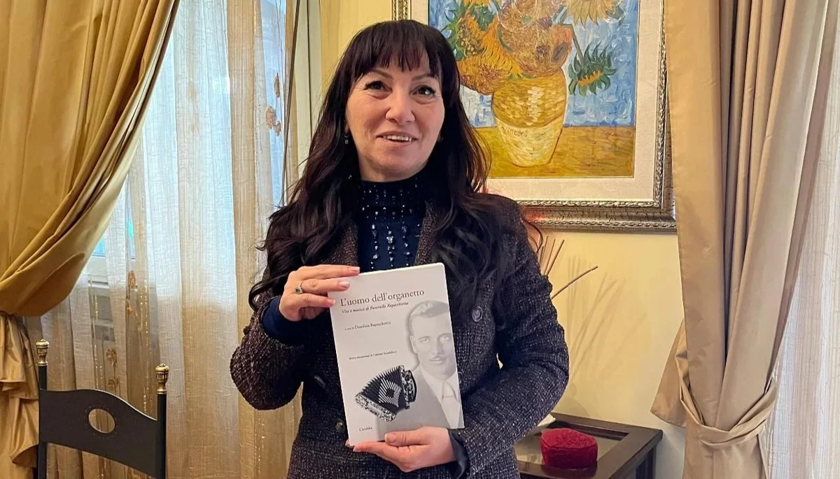 “L'Uomo dell'Organetto”, il nuovo libro della teramana Dosolina Rapacchietta