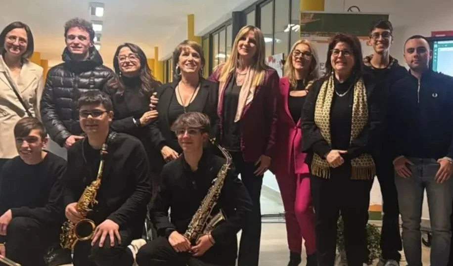 FOTO | Il Delfico apre le porte alla città: cultura e musica per la Notte Nazionale del Liceo Classico
