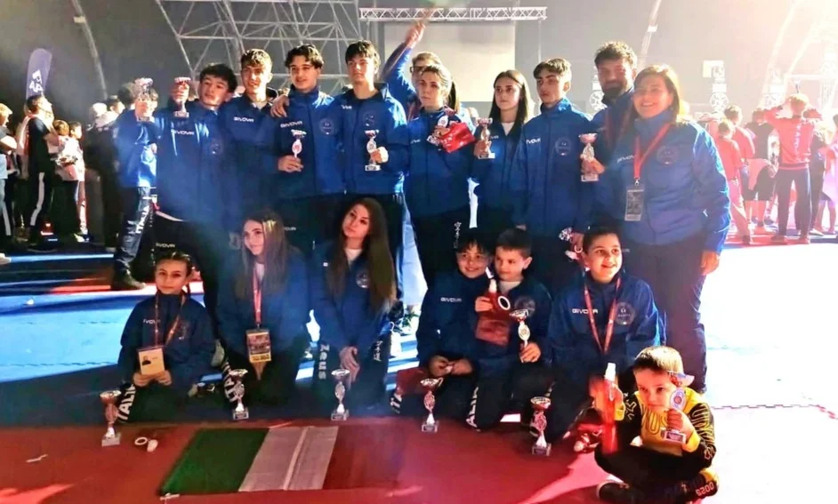 Karate, la Pavoni di Alba Adriatica conquista 13 medaglie ai Mondiali di Malta