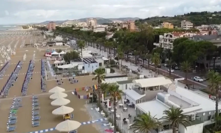 VIDEO | Spiagge abruzzesi e teramane prese d'assalto nel weekend