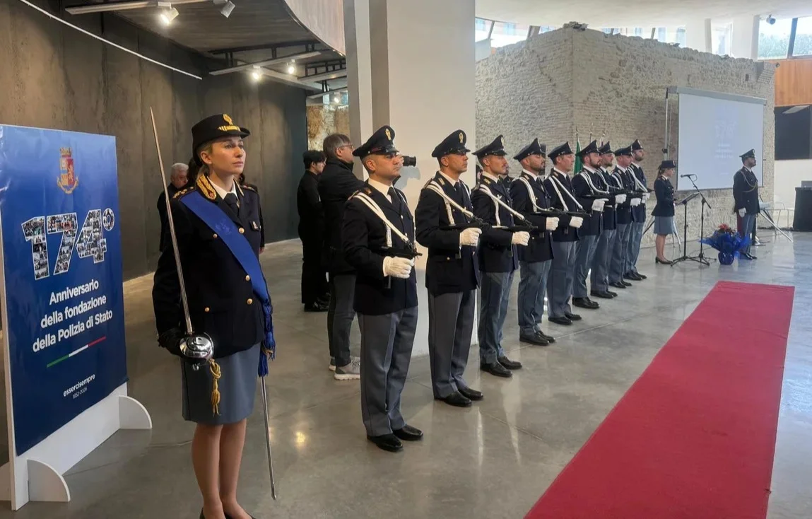 FOTO e VIDEO | 174° anniversario della Polizia, celebrazione a Teramo