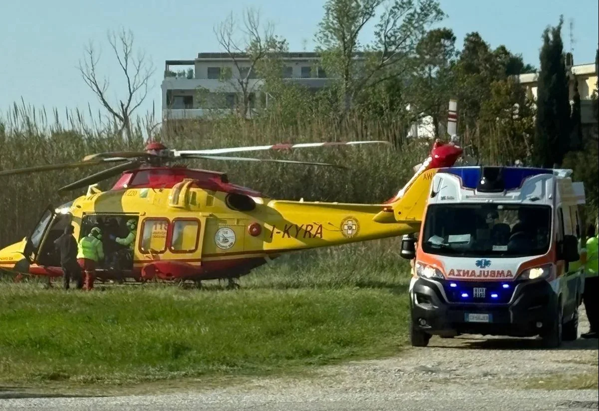 Ciclista investito a Giulianova: ricoverato al Mazzini di Teramo
