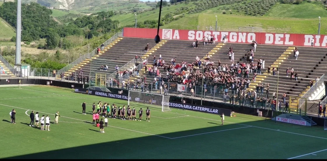 Calcio D/F, il Teramo ha mollato e pareggia in extremis (2-2) con la Recanatese