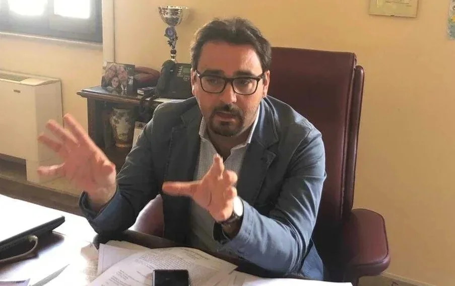 Giunta D'Alberto, tanto tuonò che non piovve