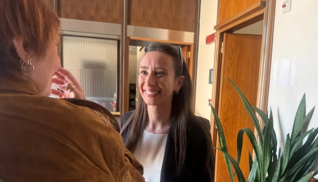 VIDEO | La prima da neo assessora di una emozionatissima Liouras