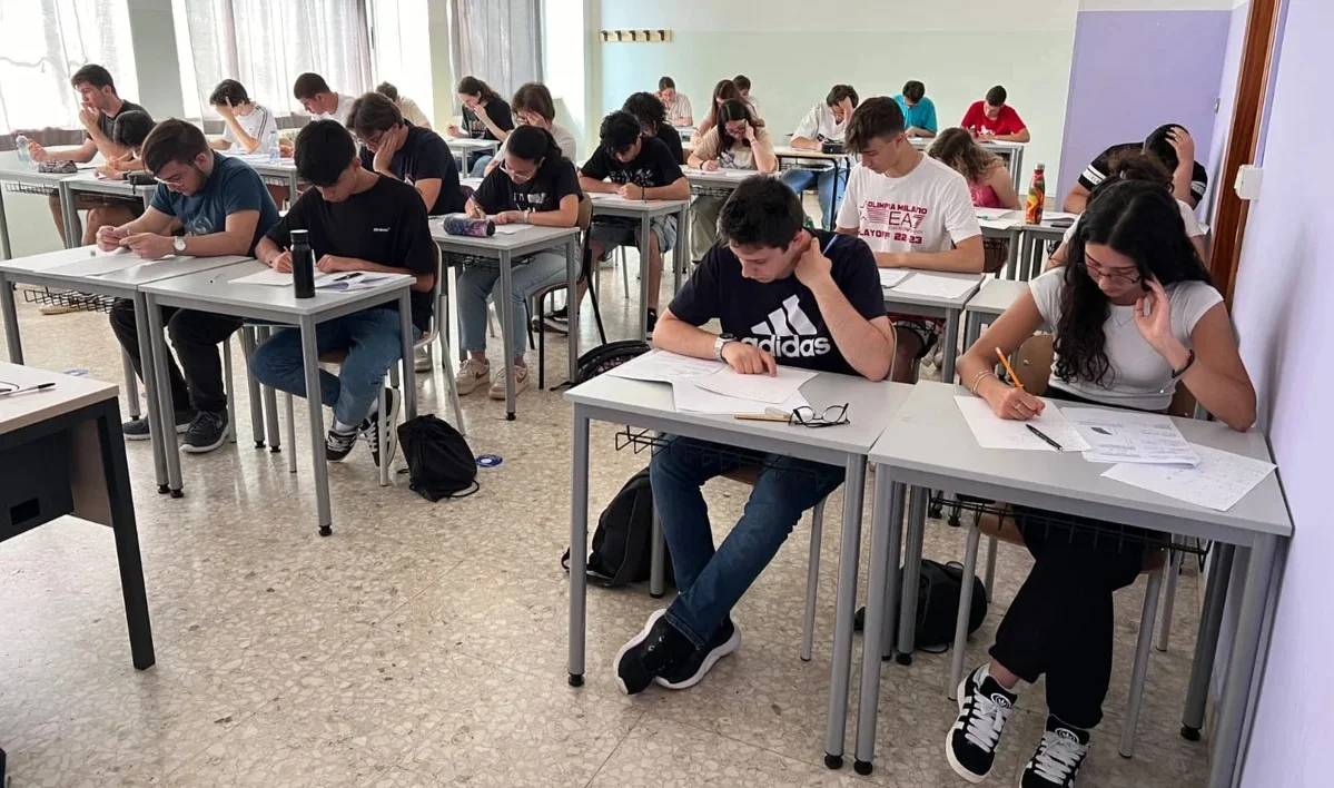 Premio "Di Nicola", si terrà all'Istituto "Alessandrini-Marino" e al liceo "Galileo Galilei"