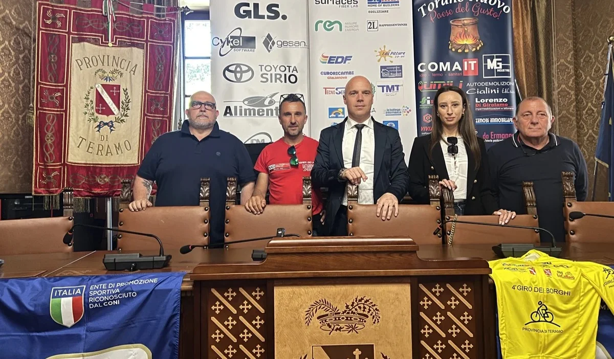 Ciclismo, il 4° Giro dei Borghi pronto a partire da San Nicolò a Tordino