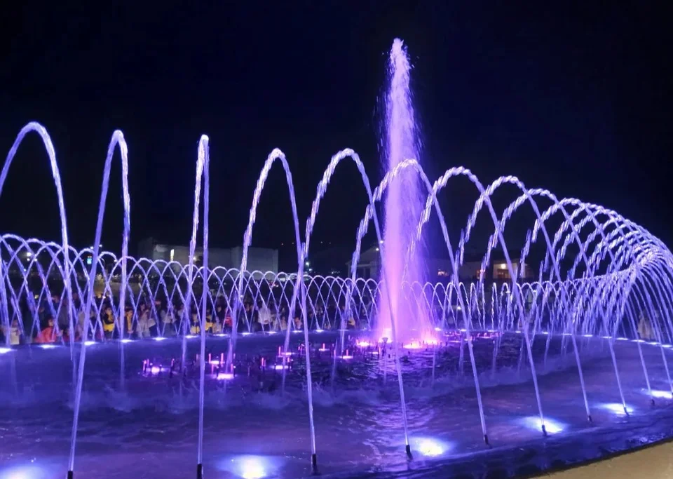 Piazza Diamante, al via gli orari estivi della fontana danzante