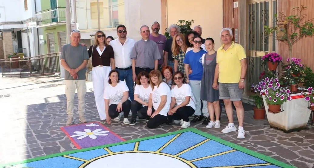 FOTO | Nepezzano ha celebrato il Corpus Domini con l'Infiorata dedicata alla pace
