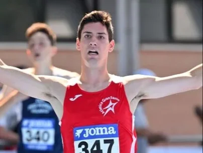 Atletica, Simone Ottaviani corre i 400 ostacoli con il tempo di 53”46