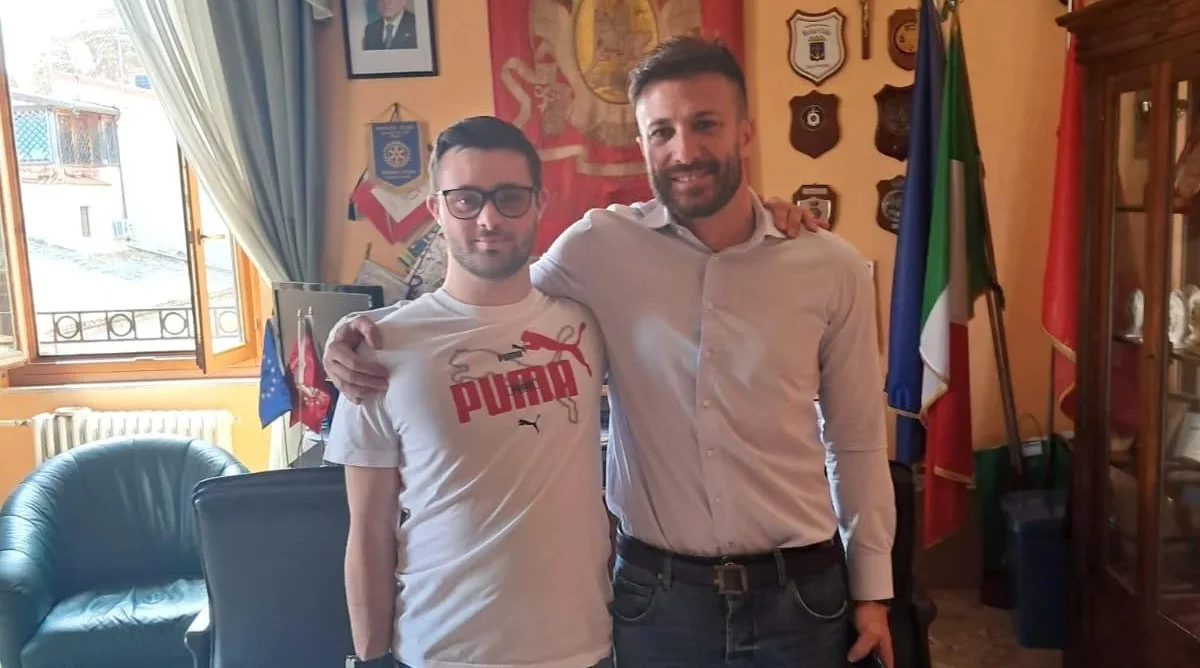 FOTO | Studente di UniTE con sindrome di down in tirocinio allo IAT di Giulianova