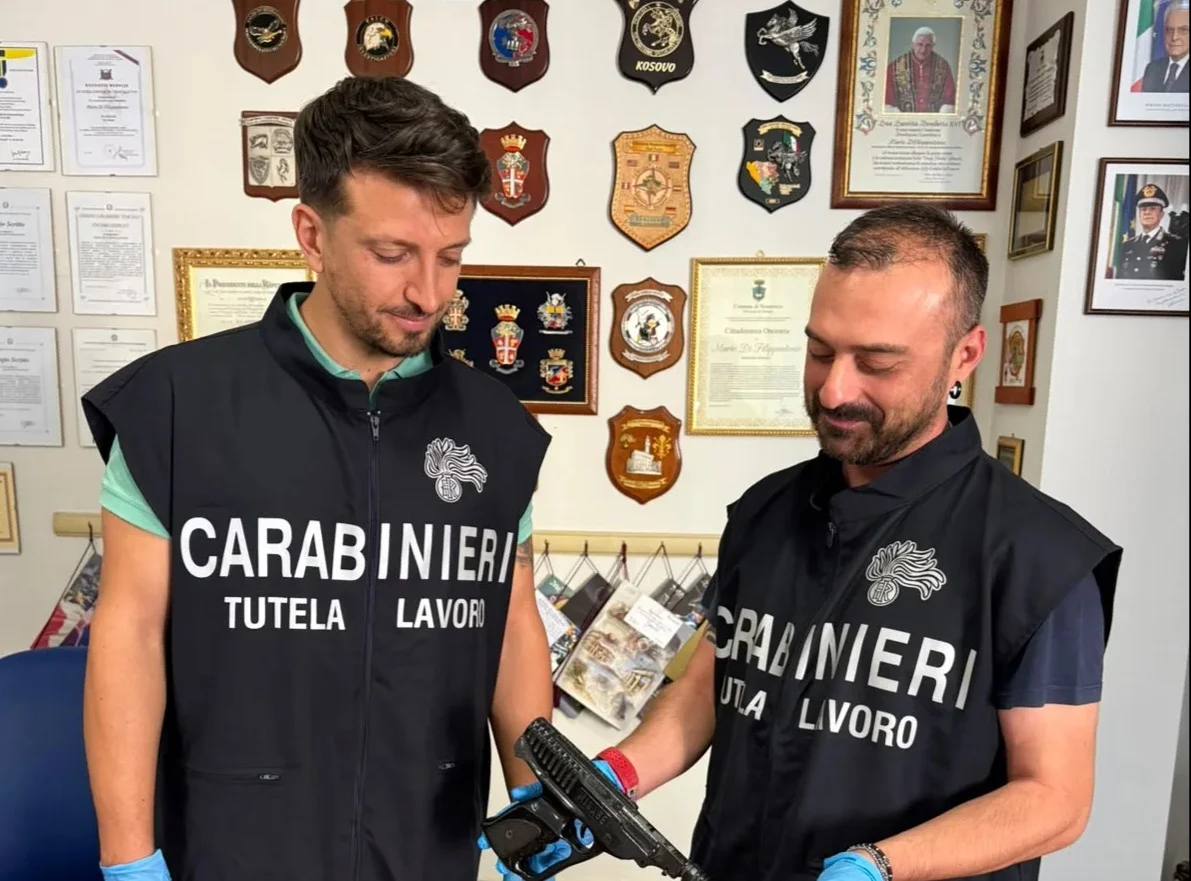 Paga parzialmente il lavoratore e lo minaccia con una pistola, denunciato un impreditore agricolo