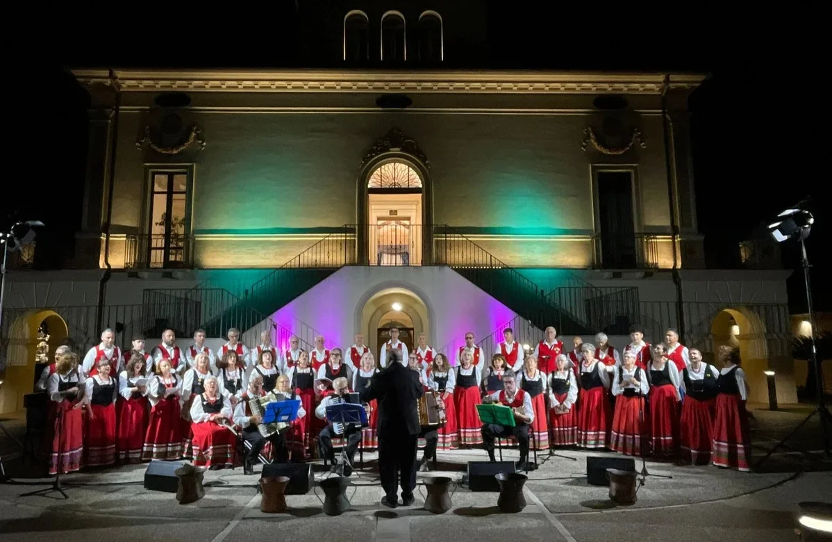 Musica, tradizione e cultura: il Coro Di Jorio incanta Pineto